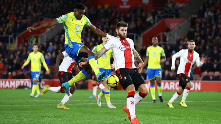 Soi Kèo Southampton vs Nottingham lúc 21h00 ngày 24/08